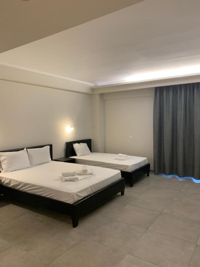 לאוטרה אדיפסאו Hotel Banbus מראה חיצוני תמונה