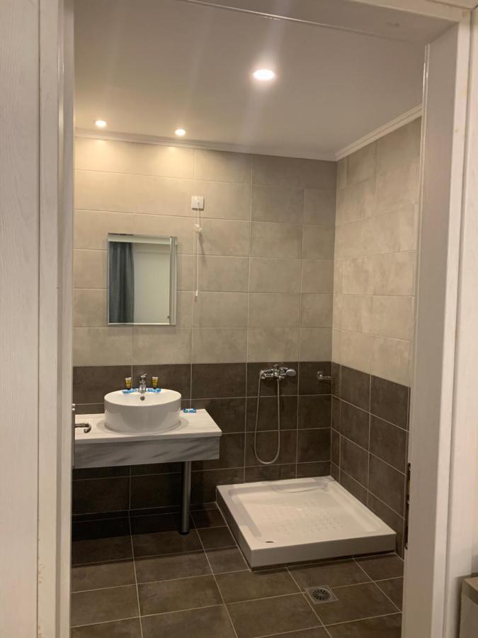 לאוטרה אדיפסאו Hotel Banbus מראה חיצוני תמונה