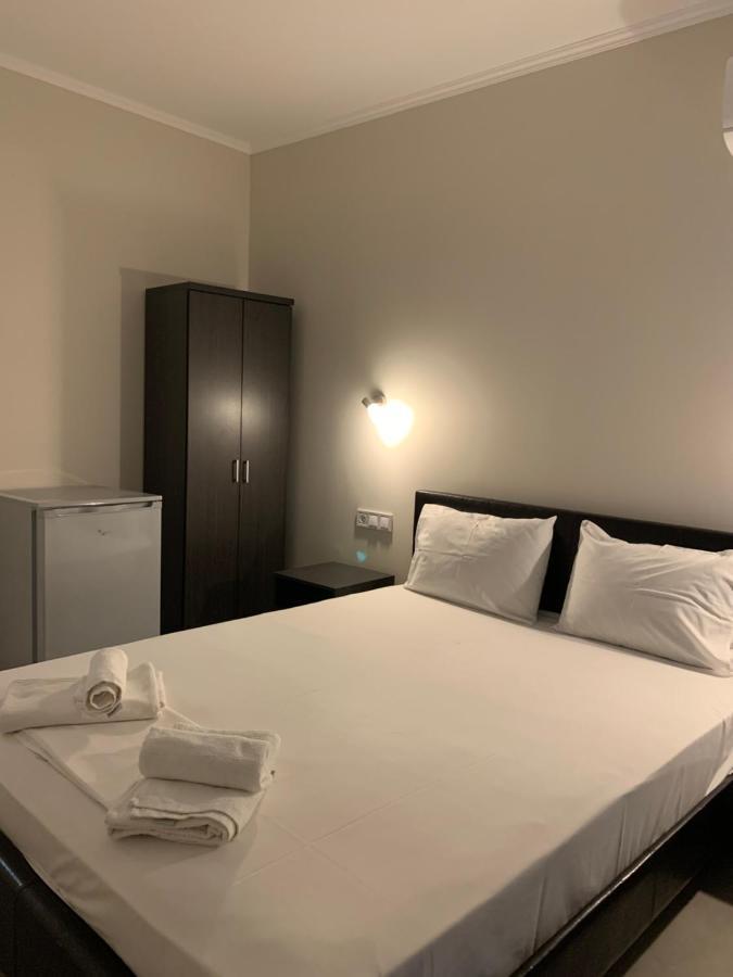 לאוטרה אדיפסאו Hotel Banbus מראה חיצוני תמונה