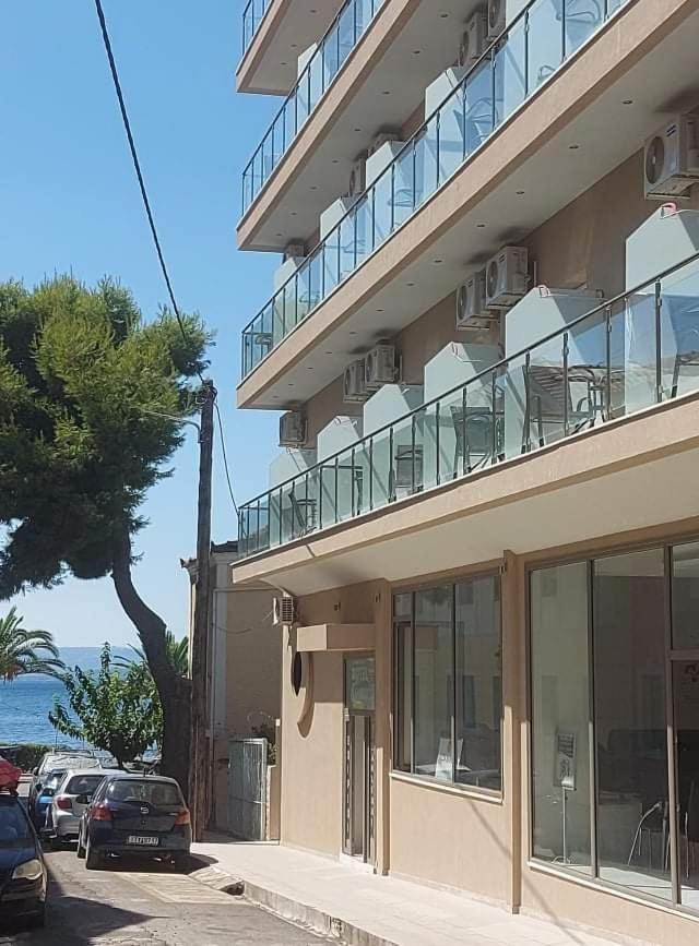 לאוטרה אדיפסאו Hotel Banbus מראה חיצוני תמונה
