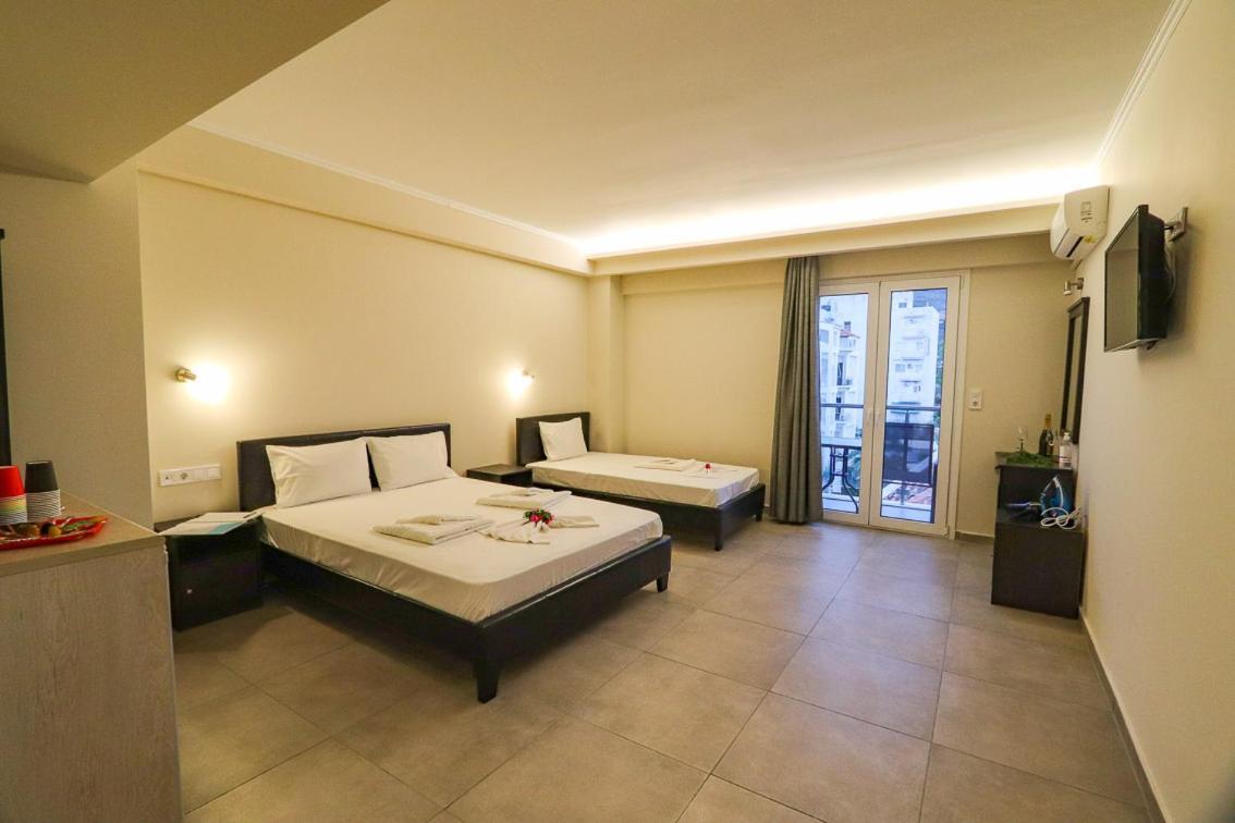 לאוטרה אדיפסאו Hotel Banbus מראה חיצוני תמונה