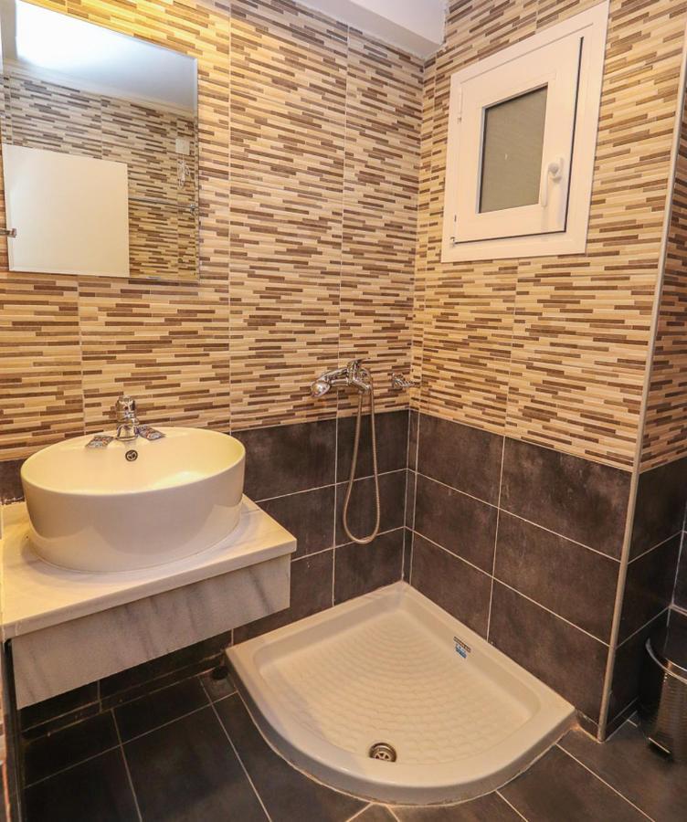 לאוטרה אדיפסאו Hotel Banbus מראה חיצוני תמונה