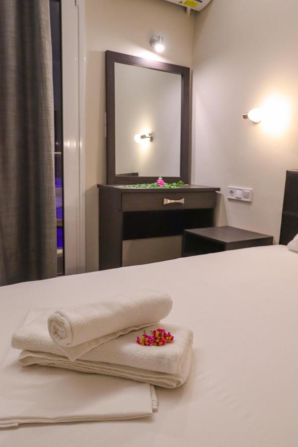 לאוטרה אדיפסאו Hotel Banbus מראה חיצוני תמונה